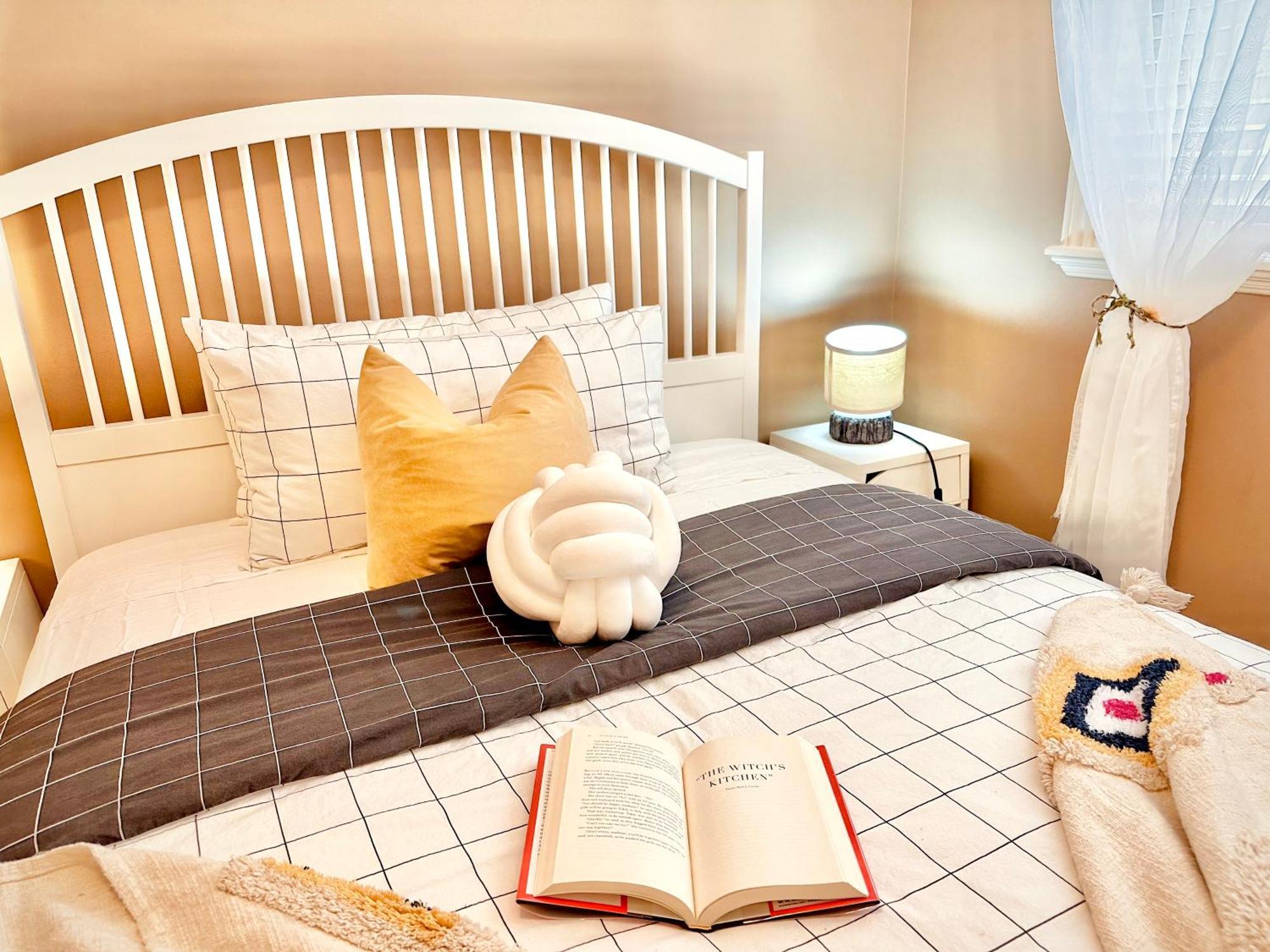 Scorpio House Langley- Room 3 Buitenkant foto